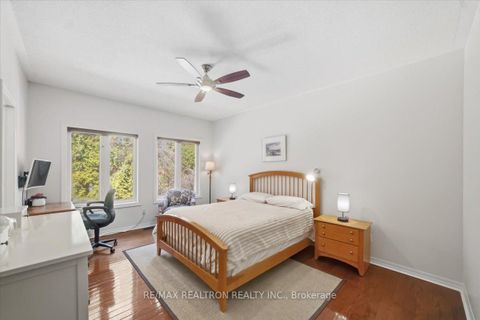 Photo 14 at 28 Headwater Crescent, Oak Ridges Lake Wilcox, Richmond Hill