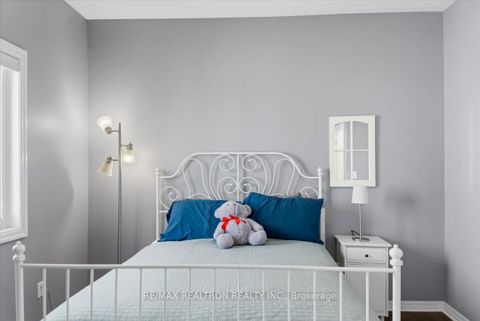 Photo 20 at 28 Headwater Crescent, Oak Ridges Lake Wilcox, Richmond Hill