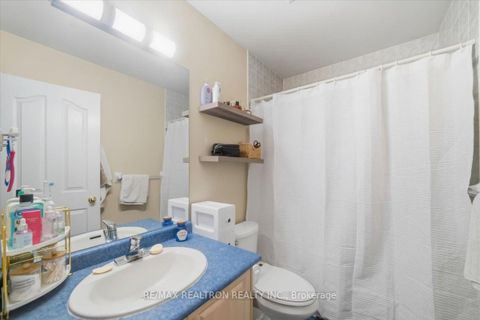 Photo 25 at 28 Headwater Crescent, Oak Ridges Lake Wilcox, Richmond Hill