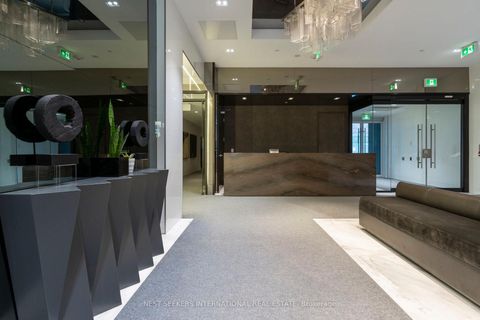 Photo 5 at 303 - 6 Parkwood Avenue, Casa Loma, Toronto