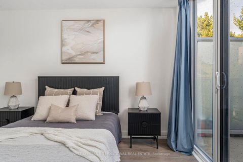 Photo 18 at 303 - 6 Parkwood Avenue, Casa Loma, Toronto