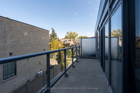 Photo 23 at 303 - 6 Parkwood Avenue, Casa Loma, Toronto