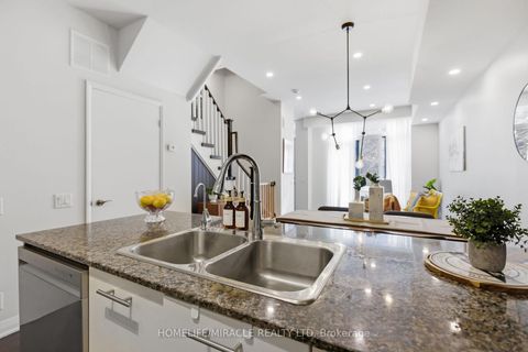 Photo 4 at 41 - 23 Valhalla Inn Road, City Centre West, Toronto