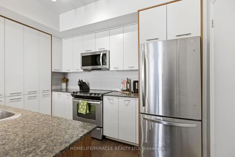 Photo 5 at 41 - 23 Valhalla Inn Road, City Centre West, Toronto