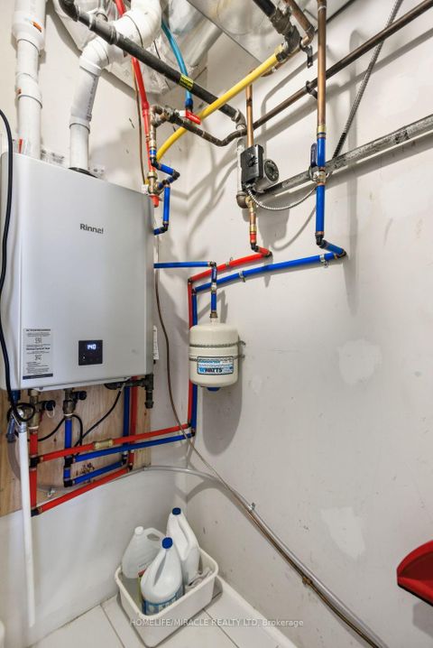 Photo 9 at 41 - 23 Valhalla Inn Road, City Centre West, Toronto