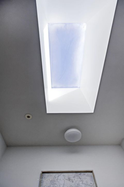 Photo 21 at 41 - 23 Valhalla Inn Road, City Centre West, Toronto