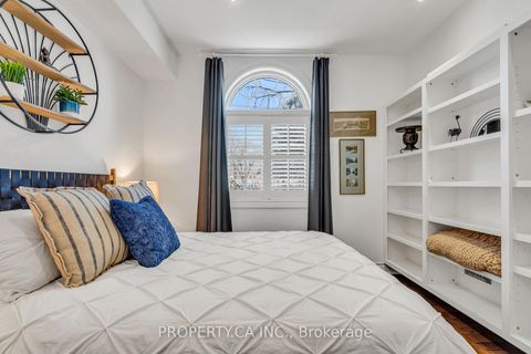 Photo 9 at 50 Stanley Terrace, Niagara, Toronto