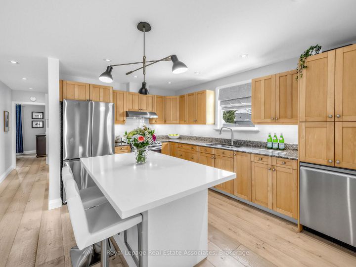 Photo 8 at 96 Angelene Street, Mineola, Mississauga