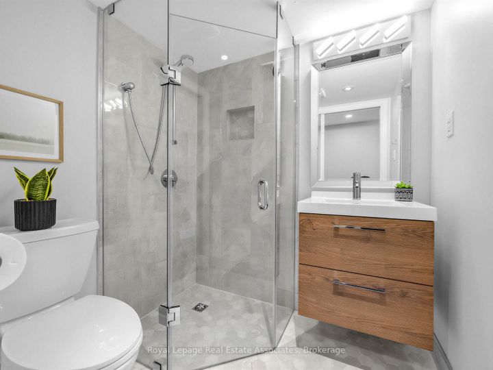 Photo 23 at 96 Angelene Street, Mineola, Mississauga