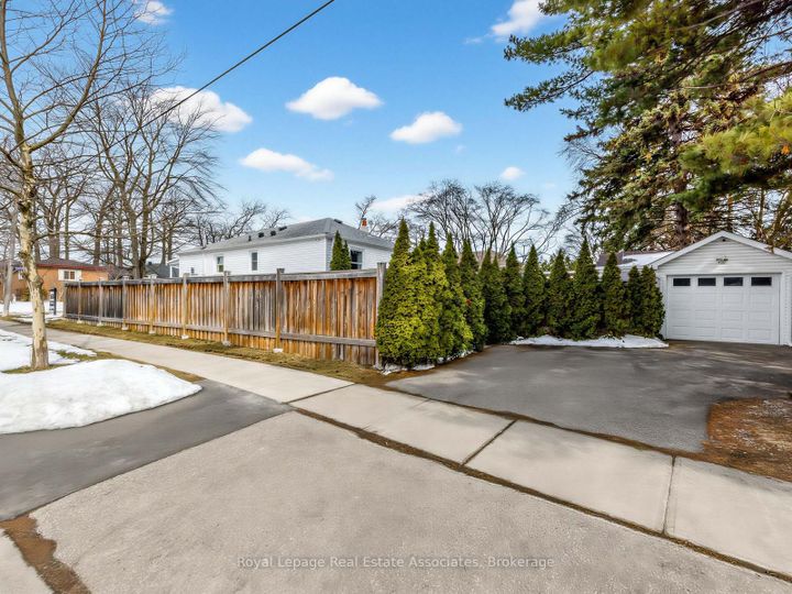 Photo 26 at 96 Angelene Street, Mineola, Mississauga