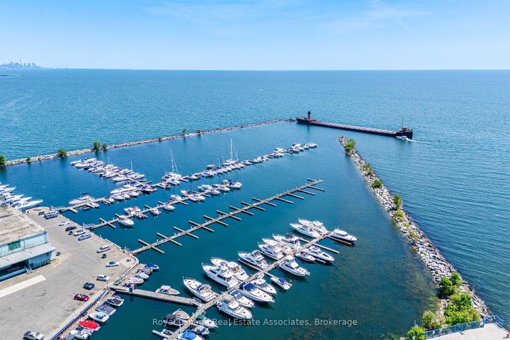 Photo 29 at 96 Angelene Street, Mineola, Mississauga