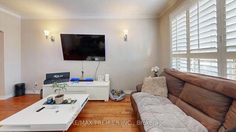 Photo 5 at 52 Montcalm Avenue, Belgravia, Toronto