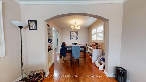 Photo 7 at 52 Montcalm Avenue, Belgravia, Toronto