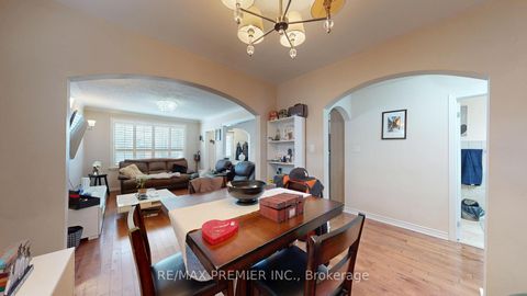 Photo 9 at 52 Montcalm Avenue, Belgravia, Toronto