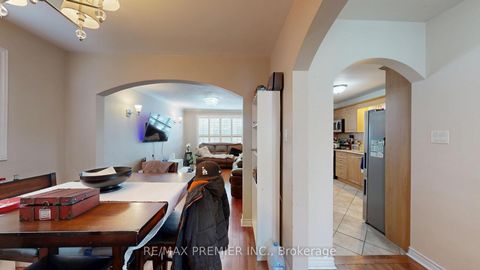 Photo 10 at 52 Montcalm Avenue, Belgravia, Toronto