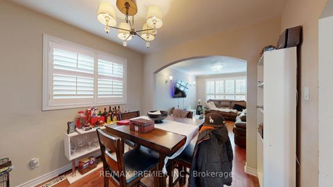 Photo 11 at 52 Montcalm Avenue, Belgravia, Toronto