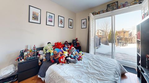 Photo 24 at 52 Montcalm Avenue, Belgravia, Toronto