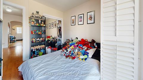 Photo 25 at 52 Montcalm Avenue, Belgravia, Toronto