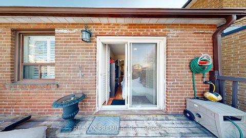 Photo 31 at 52 Montcalm Avenue, Belgravia, Toronto