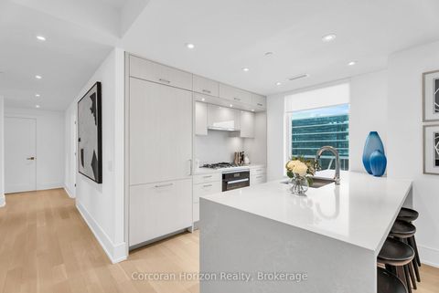 Photo 9 at 610 - 455 Wellington Street W, Waterfront Communities C1, Toronto