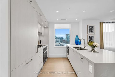 Photo 11 at 610 - 455 Wellington Street W, Waterfront Communities C1, Toronto