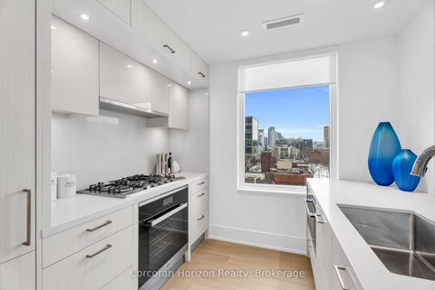 Photo 13 at 610 - 455 Wellington Street W, Waterfront Communities C1, Toronto