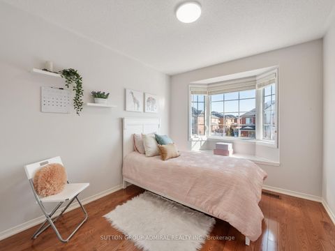 Photo 15 at 76 Orion Avenue, Vellore Village, Vaughan