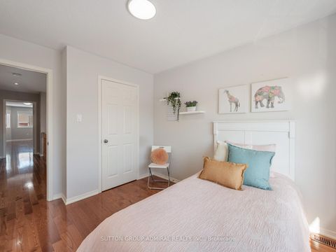 Photo 16 at 76 Orion Avenue, Vellore Village, Vaughan