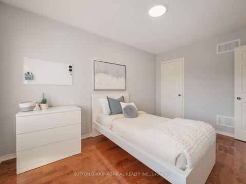 Photo 17 at 76 Orion Avenue, Vellore Village, Vaughan