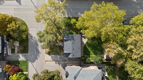 Photo 1 at 118 Anndale Drive, Willowdale East, Toronto