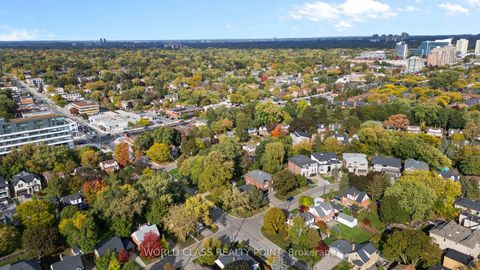 Photo 2 at 118 Anndale Drive, Willowdale East, Toronto