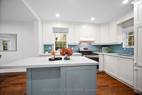 Photo 9 at 118 Anndale Drive, Willowdale East, Toronto