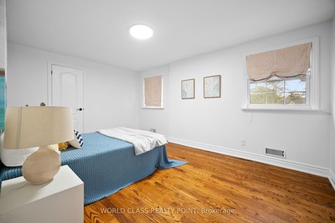 Photo 23 at 118 Anndale Drive, Willowdale East, Toronto