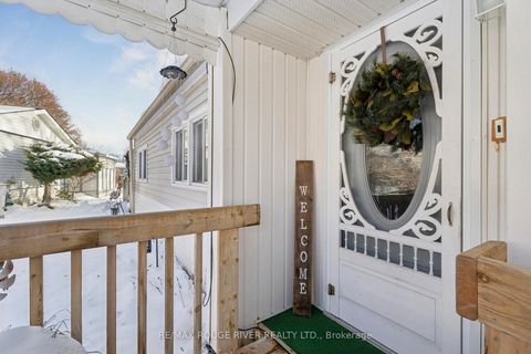 Photo 4 at 35 Hawthorne Drive, Rural Innisfil, Innisfil