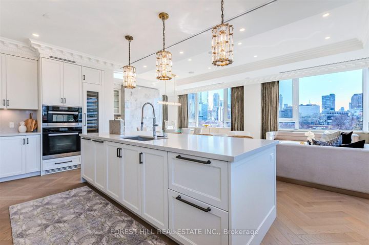 Photo 11 at 602 - 128 Hazelton Avenue, Annex, Toronto