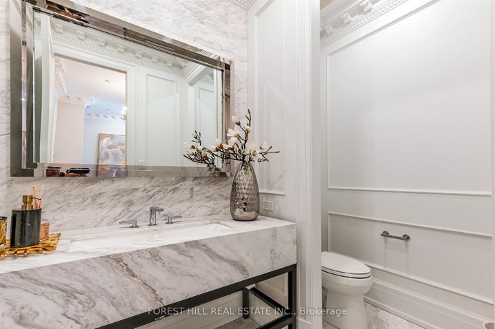 Photo 17 at 602 - 128 Hazelton Avenue, Annex, Toronto