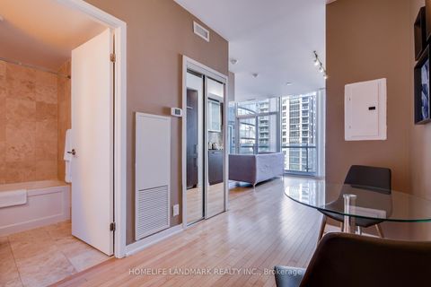 Photo 11 at 1807 - 14 York Street, Waterfront Communities C1, Toronto