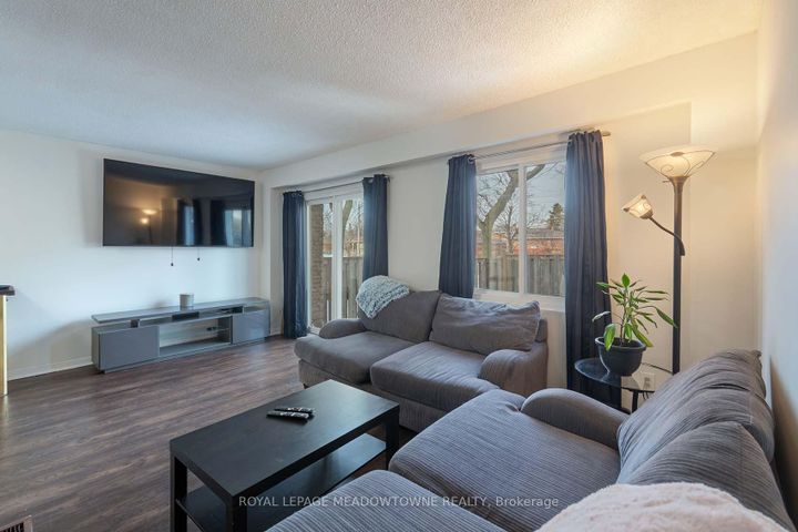 Photo 9 at 32 - 2075 Asta Drive S, Cooksville, Mississauga