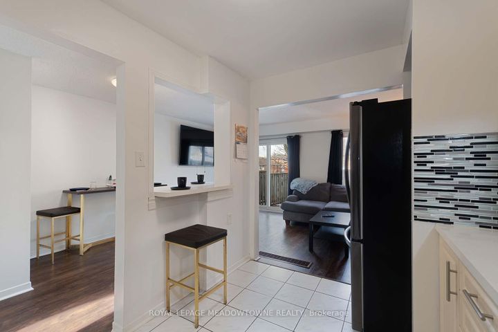 Photo 11 at 32 - 2075 Asta Drive S, Cooksville, Mississauga