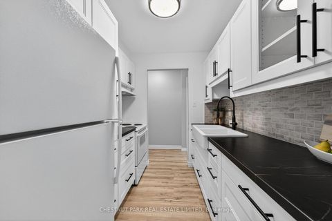 Photo 2 at 208 - 1 Quail Crescent, Ardagh, Barrie