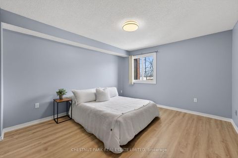 Photo 4 at 208 - 1 Quail Crescent, Ardagh, Barrie