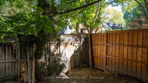 Photo 2 at 267 Seaton Street, Moss Park, Toronto