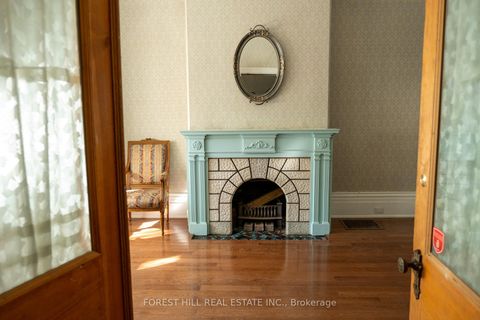 Photo 7 at 267 Seaton Street, Moss Park, Toronto