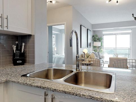 Photo 11 at LPH 2505 - 7890 Bathurst Street, Beverley Glen, Vaughan