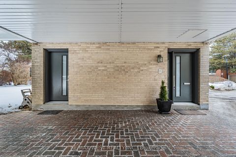 Photo 10 at 25 Proudbank Millway, Windfields, Toronto