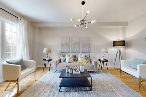 Photo 2 at 84 - 15 Old Colony Road, Oak Ridges Lake Wilcox, Richmond Hill