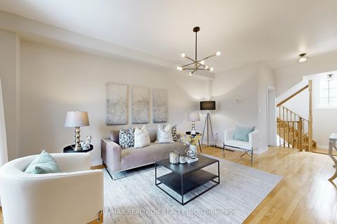 Photo 3 at 84 - 15 Old Colony Road, Oak Ridges Lake Wilcox, Richmond Hill