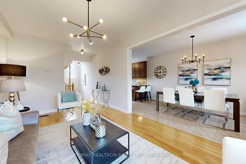 Photo 5 at 84 - 15 Old Colony Road, Oak Ridges Lake Wilcox, Richmond Hill