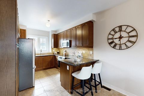 Photo 9 at 84 - 15 Old Colony Road, Oak Ridges Lake Wilcox, Richmond Hill