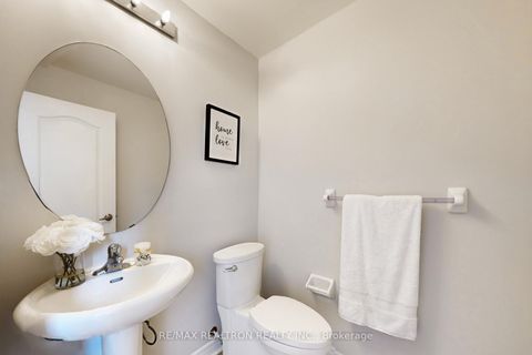 Photo 14 at 84 - 15 Old Colony Road, Oak Ridges Lake Wilcox, Richmond Hill